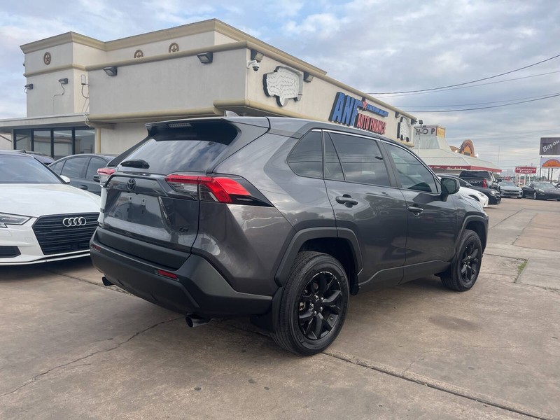 Toyota RAV4 Vehicle Image 05