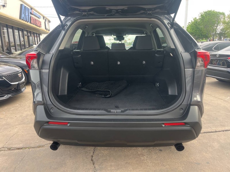 Toyota RAV4 Vehicle Image 12