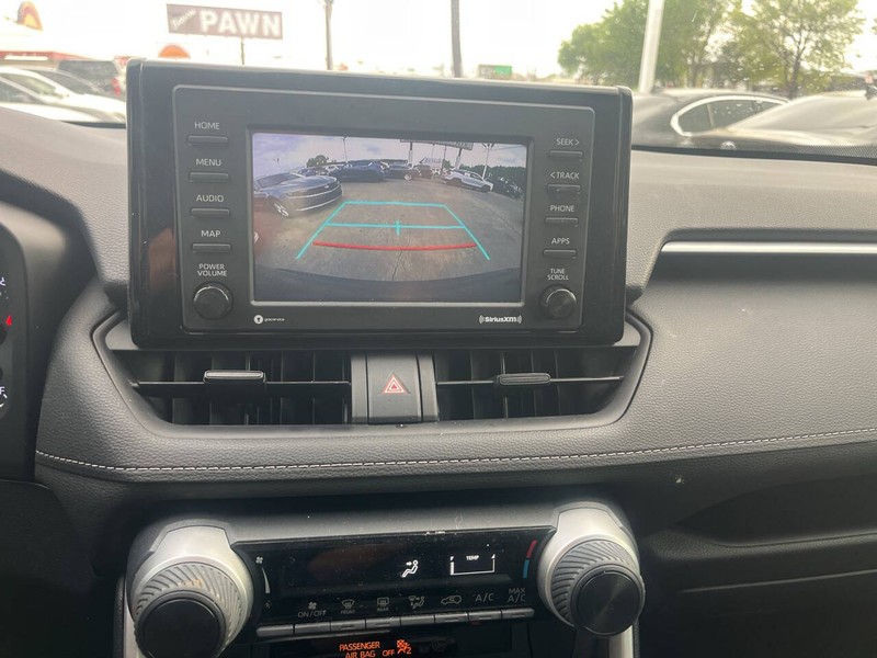 Toyota RAV4 Vehicle Image 15