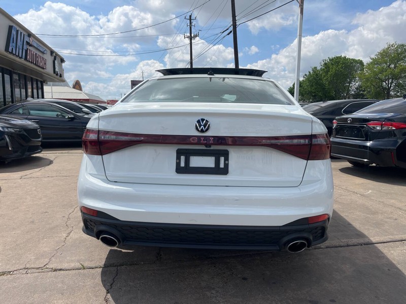 Volkswagen Jetta GLI Vehicle Image 04