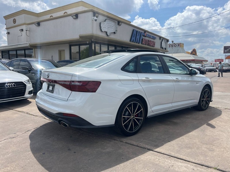 Volkswagen Jetta GLI Vehicle Image 05