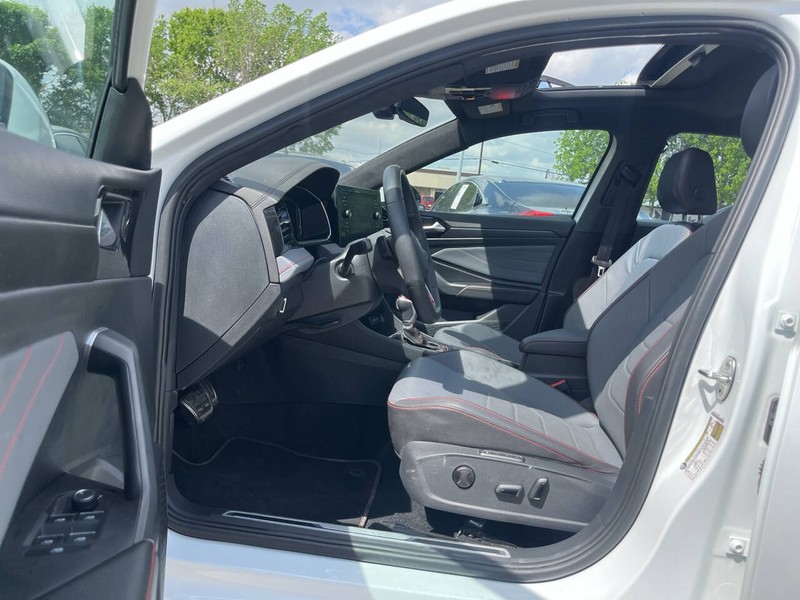 Volkswagen Jetta GLI Vehicle Image 07