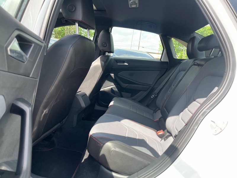 Volkswagen Jetta GLI Vehicle Image 08