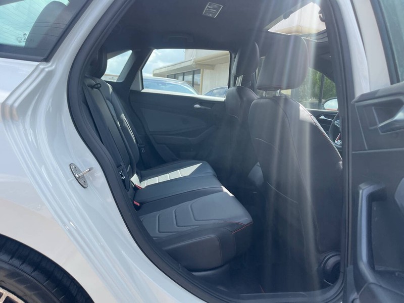 Volkswagen Jetta GLI Vehicle Image 10