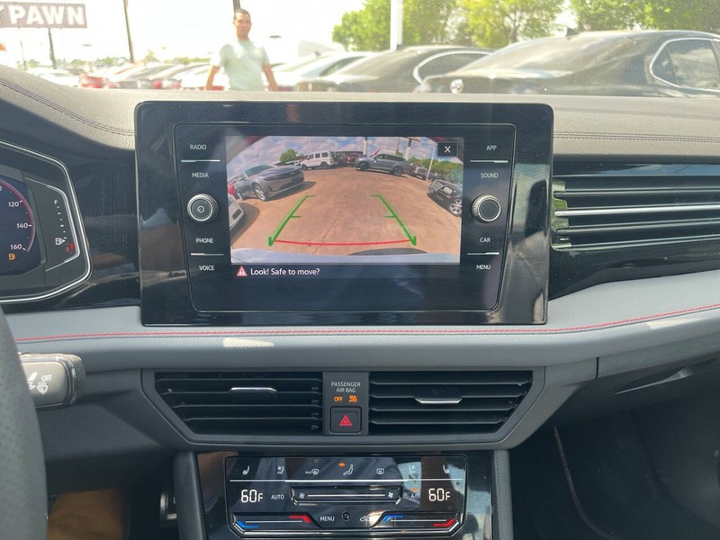 Volkswagen Jetta GLI Vehicle Image 12