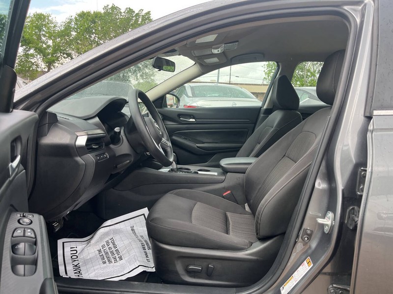 Nissan Altima Vehicle Image 07