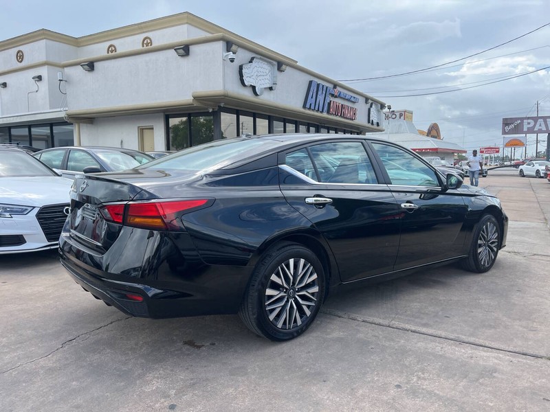 Nissan Altima Vehicle Image 05