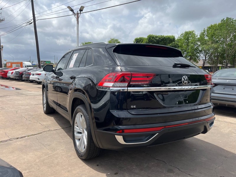 Volkswagen Atlas Cross Sport Vehicle Image 03