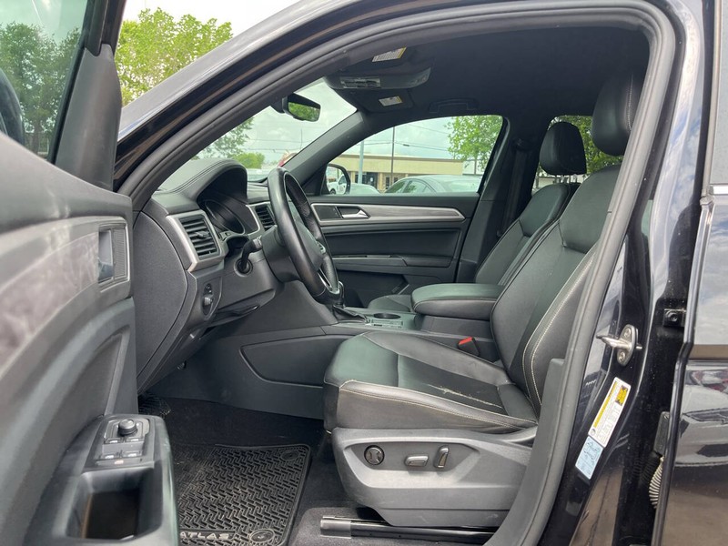 Volkswagen Atlas Cross Sport Vehicle Image 07