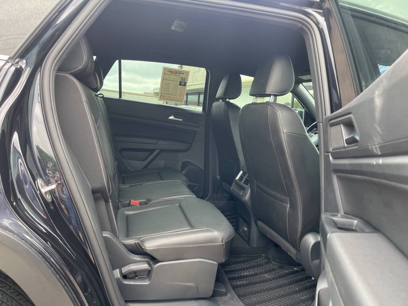 Volkswagen Atlas Cross Sport Vehicle Image 10