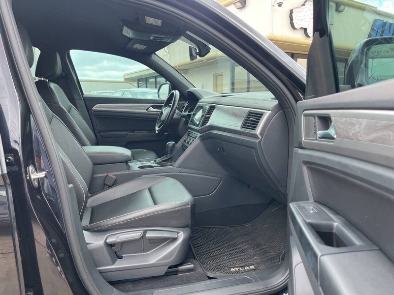 Volkswagen Atlas Cross Sport Vehicle Image 11