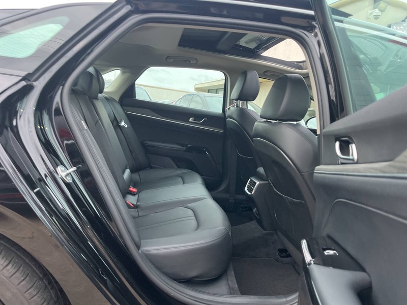 Kia K5 Vehicle Image 10