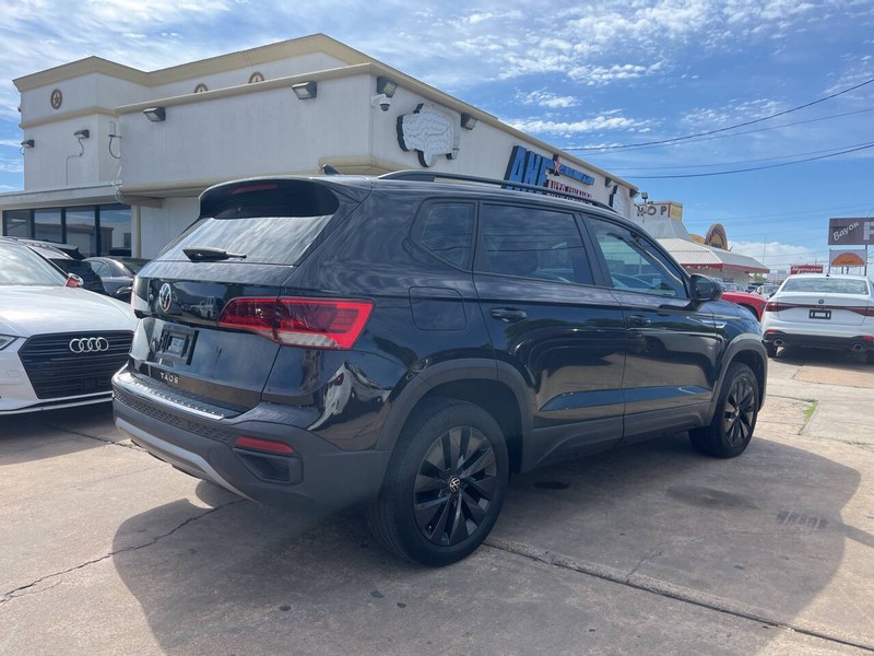 Volkswagen Taos Vehicle Image 05