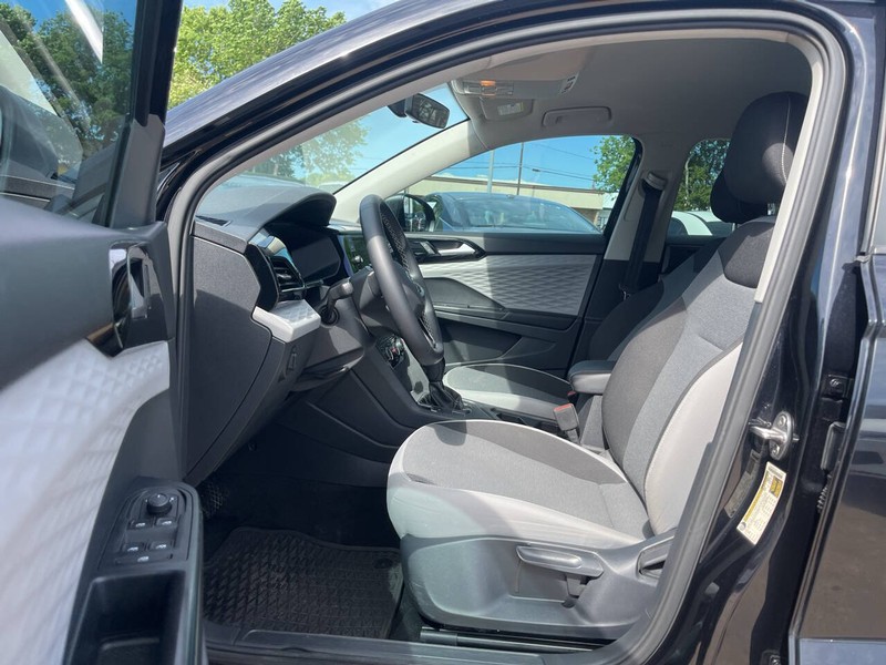 Volkswagen Taos Vehicle Image 06