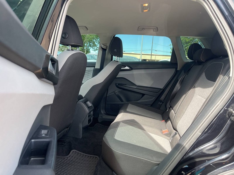 Volkswagen Taos Vehicle Image 08