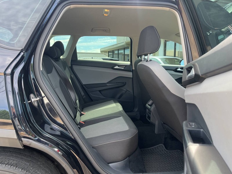 Volkswagen Taos Vehicle Image 10