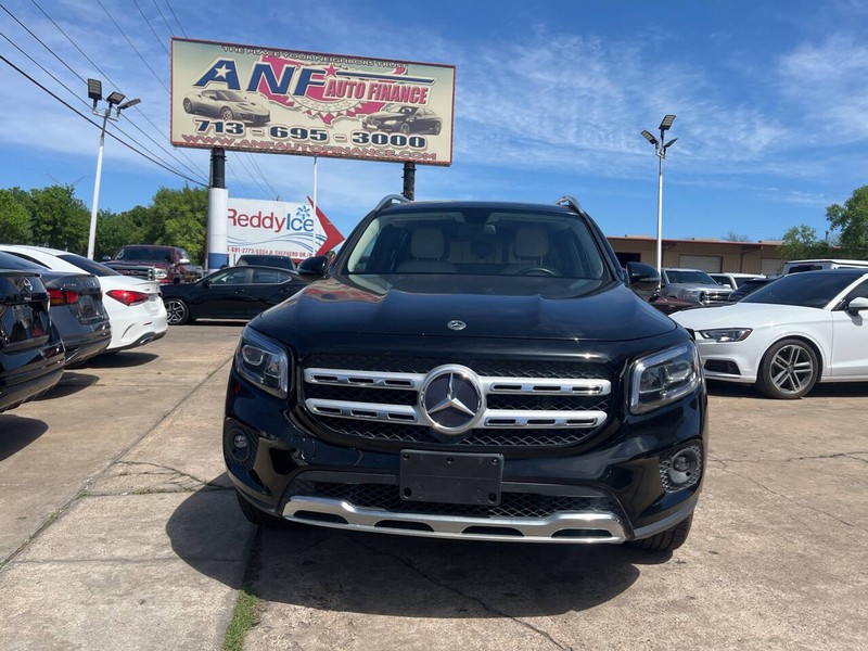 Mercedes-Benz GLB Vehicle Image 02