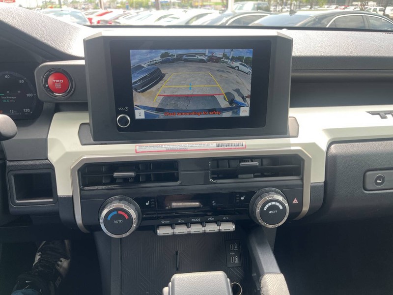 Toyota Tacoma 4WD Vehicle Image 12