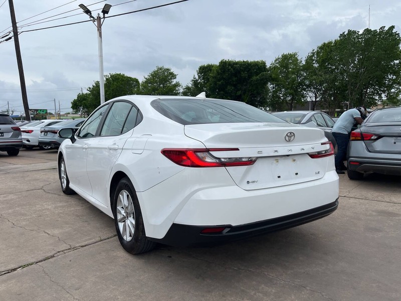 Toyota Camry Vehicle Image 03