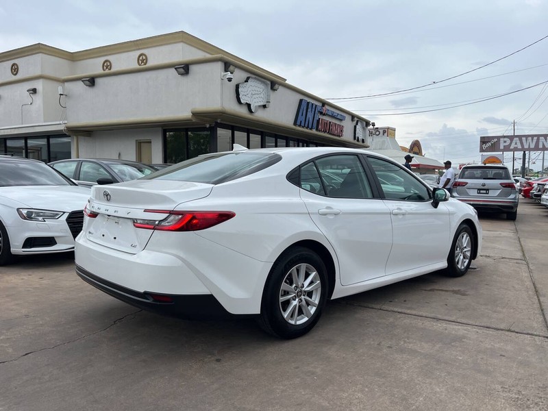 Toyota Camry Vehicle Image 05