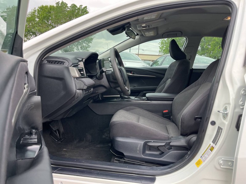 Toyota Camry Vehicle Image 07