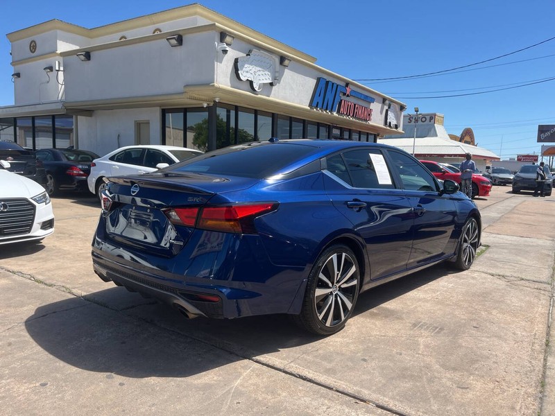 Nissan Altima Vehicle Image 05