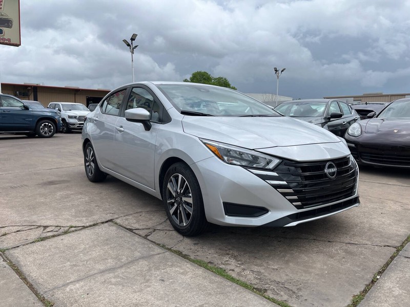 Nissan Versa Vehicle Image 06