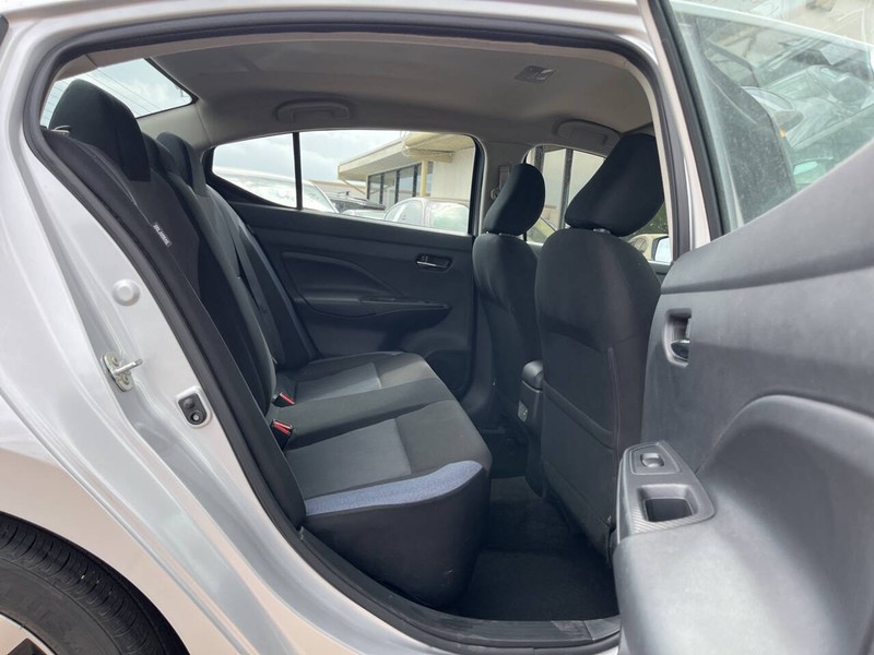 Nissan Versa Vehicle Image 10