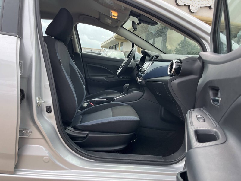 Nissan Versa Vehicle Image 11