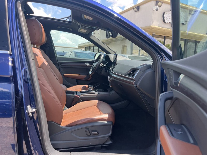 Audi Q5 Vehicle Image 11