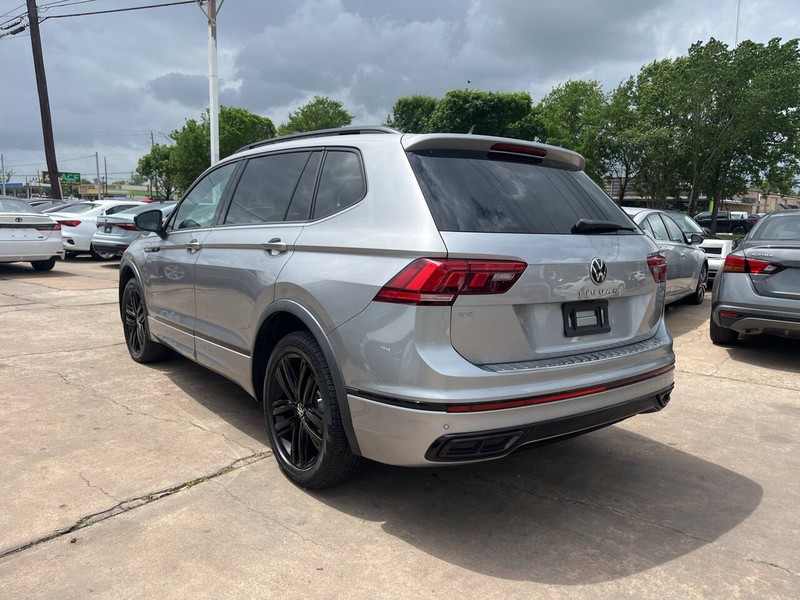 Volkswagen Tiguan Vehicle Image 03