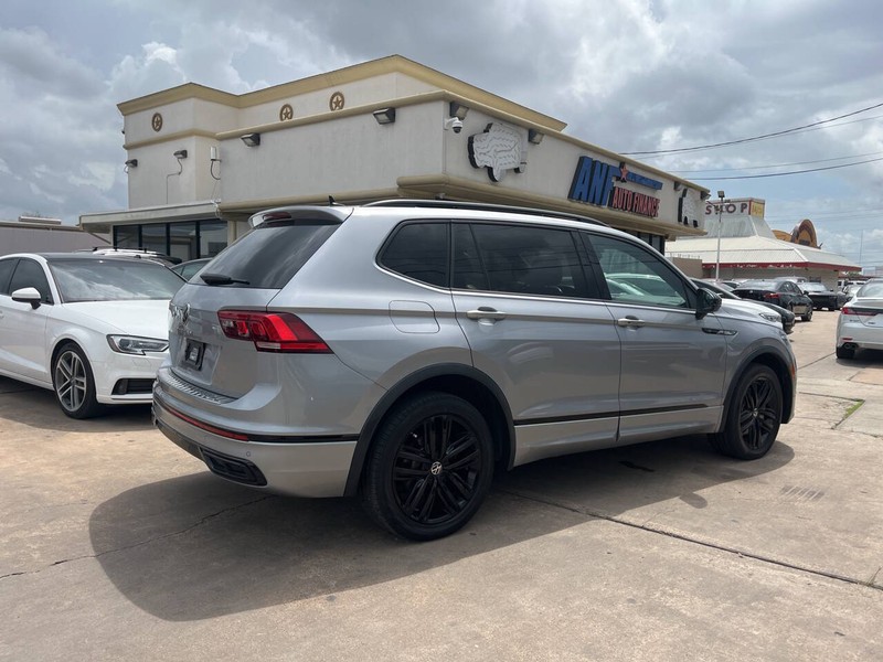 Volkswagen Tiguan Vehicle Image 05