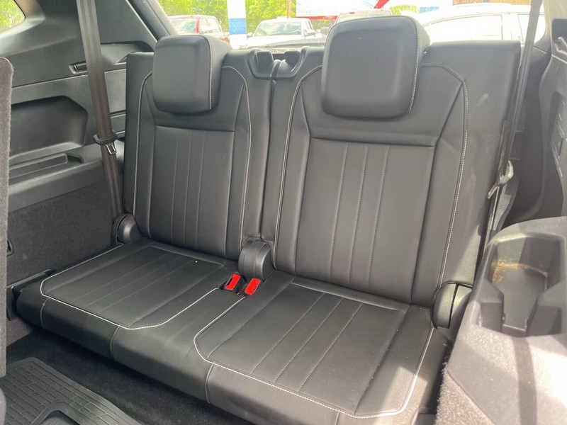 Volkswagen Tiguan Vehicle Image 09