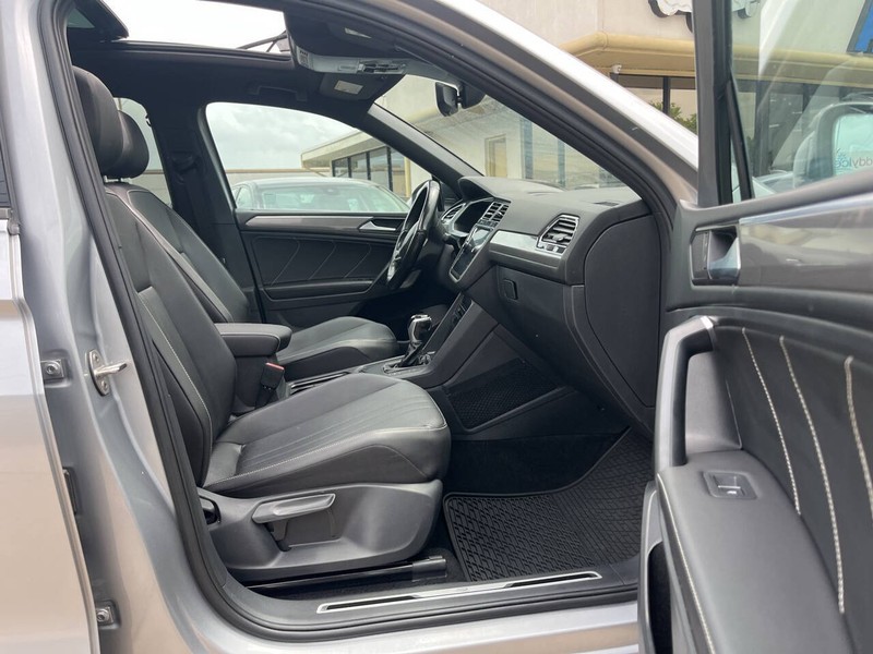 Volkswagen Tiguan Vehicle Image 12