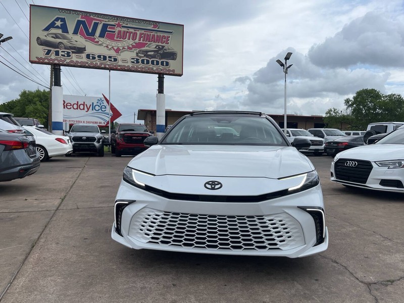 Toyota Camry Vehicle Image 02