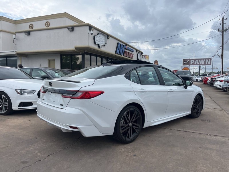 Toyota Camry Vehicle Image 05