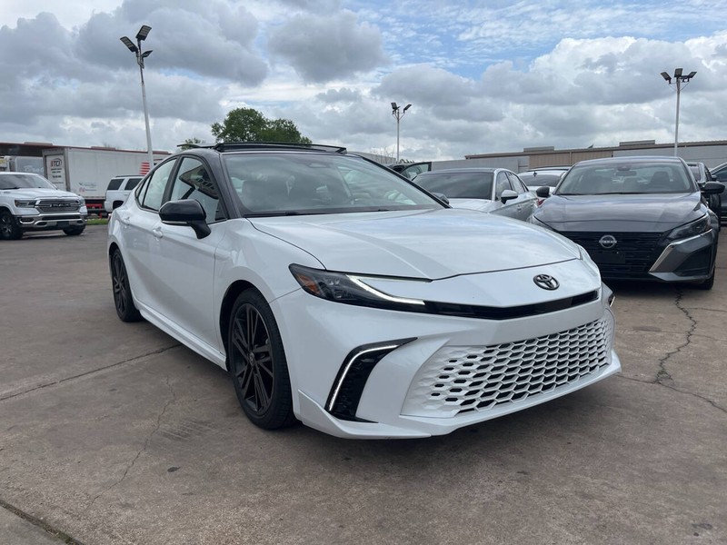 Toyota Camry Vehicle Image 06