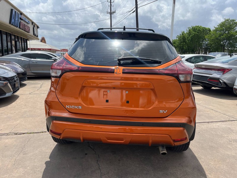 Nissan Kicks Vehicle Image 04