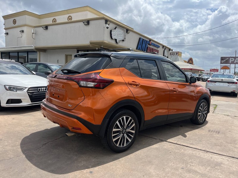 Nissan Kicks Vehicle Image 05
