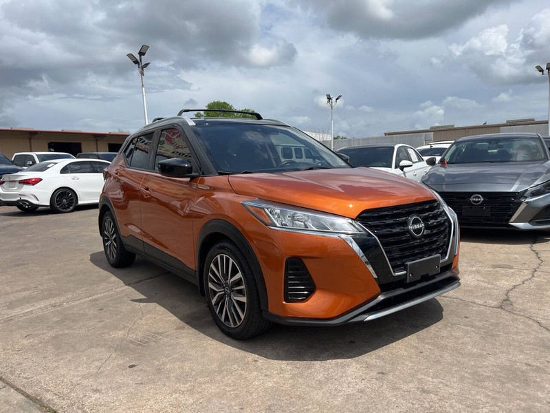 Nissan Kicks Vehicle Image 06