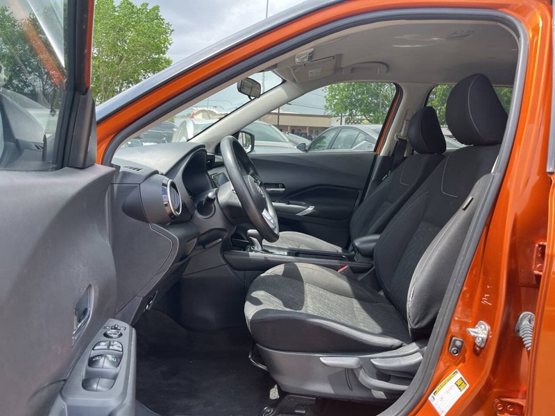 Nissan Kicks Vehicle Image 07