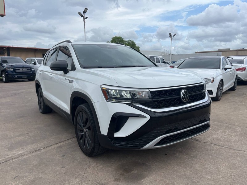 Volkswagen Taos Vehicle Image 06