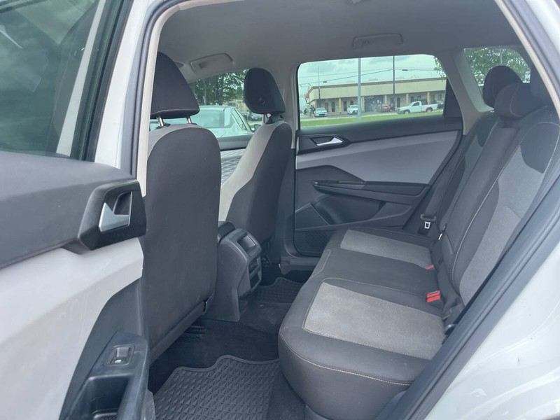 Volkswagen Taos Vehicle Image 08