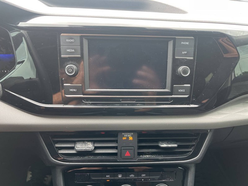 Volkswagen Taos Vehicle Image 11