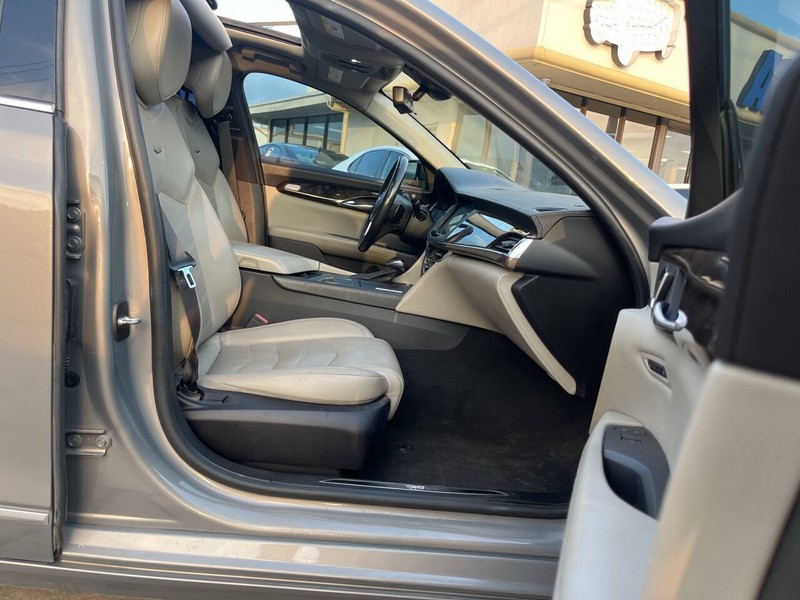Cadillac CT6 Vehicle Image 11