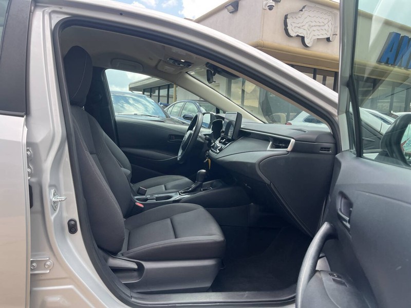Toyota Corolla Vehicle Image 12