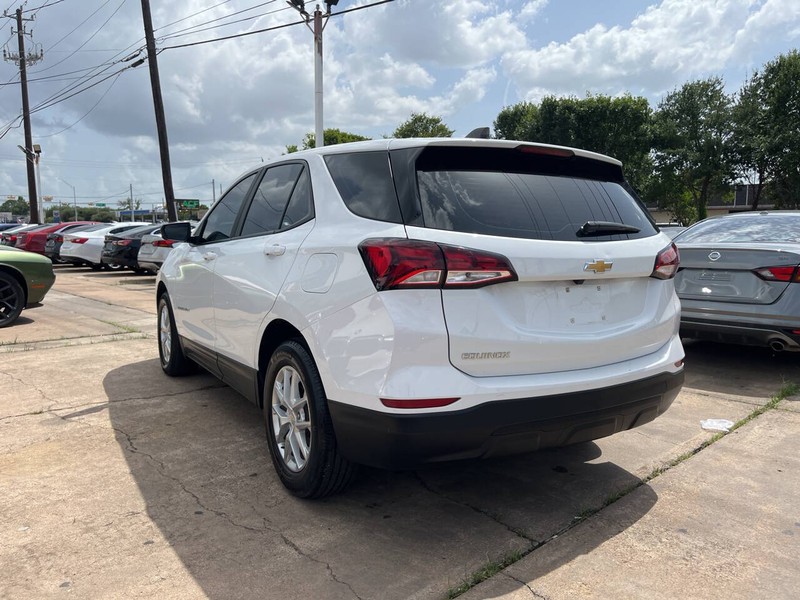 Chevrolet Equinox Vehicle Image 02