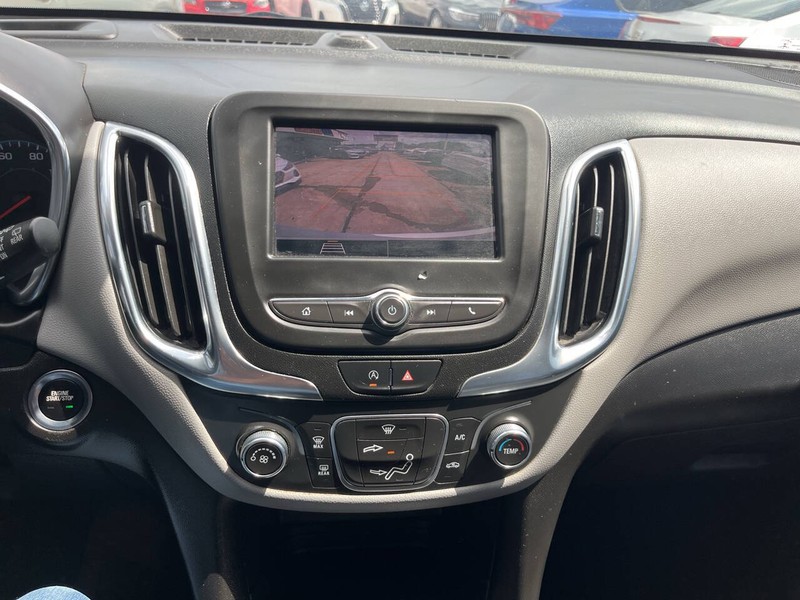 Chevrolet Equinox Vehicle Image 11