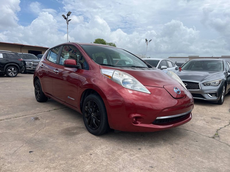 Nissan LEAF Vehicle Image 06