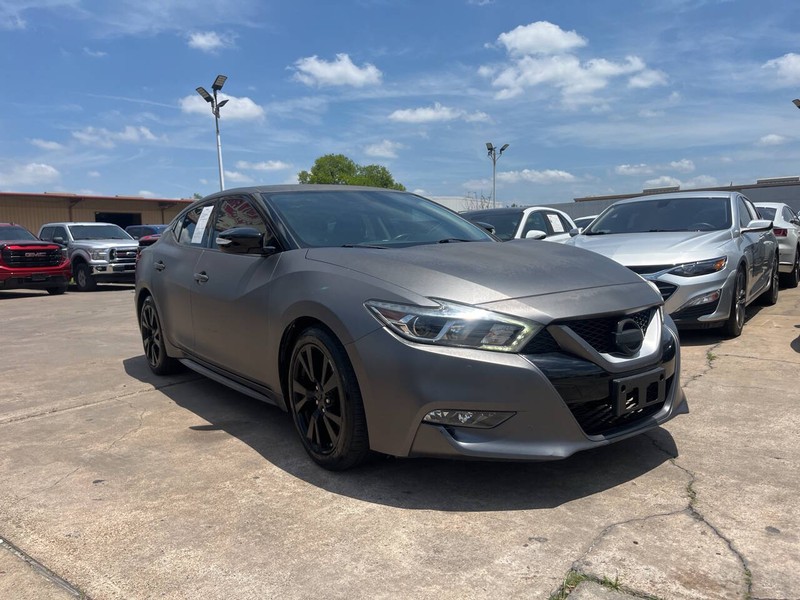 Nissan Maxima Vehicle Image 06